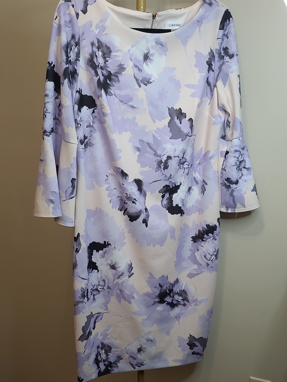 Calvin Klein Cream & Lavender Floral Design Dress with Bell Sleeves size 14